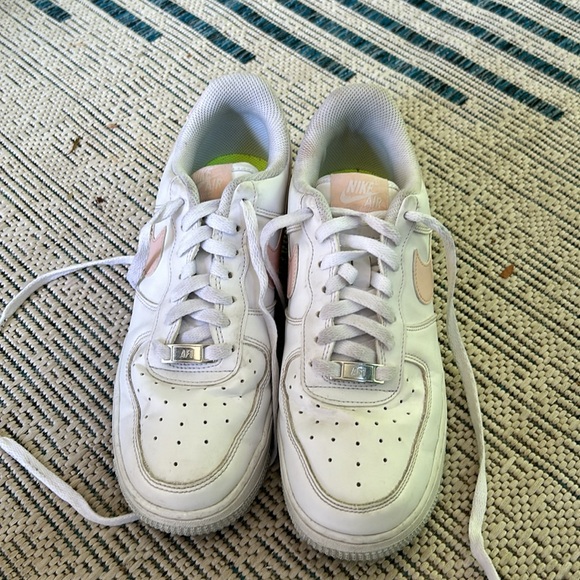 Women’s size 8 Nike Air Force 1 ‘07 Next Nature - Picture 5 of 8